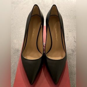 Salvatore Ferragamo Only Pumps 70MM (new, never worn!)